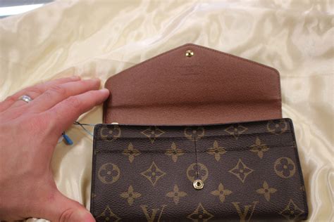 louis vuitton sarah wallet